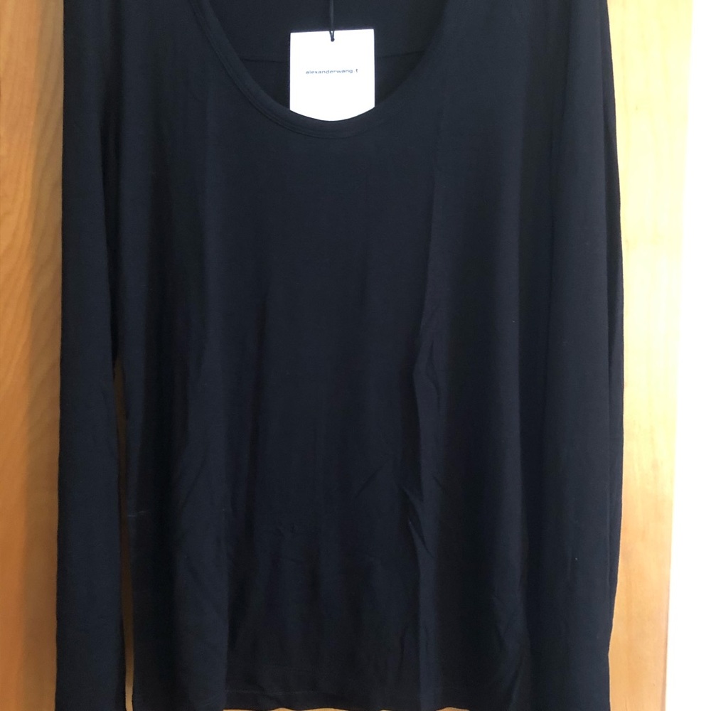 Scoop neck long sleeve shirt. MAKE ME AN OFFER!!